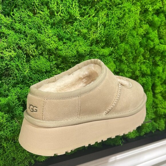 UGG Women's Bea Mary Jane - Picture 6 of 9